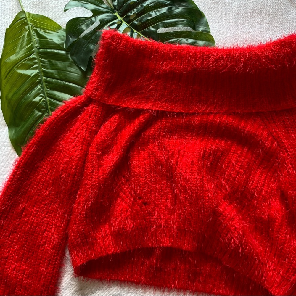 BOUTIQUE “Main Strip” Fuzzy Red Sweater